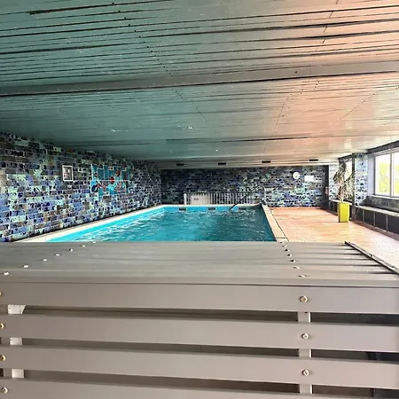 דירה Dom Blick Mit Schwimmbad פאדרבורן